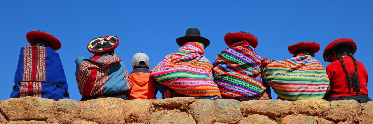PER_Quechualadies_carousel_shutterstock_469721522_free