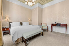 Casa-Gangotena-Balcony-Junior-Suite-Angulo-Gran-Angular-17 (1)