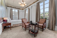 Casa-Gangotena-Balcony-Junior-Suite-Sala-Angulo-Diagonal (1)