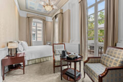 Casa-Gangotena-Balcony-Junior-Suite-Sala-Extra-Angulo-Gran-Angular-21 (1)