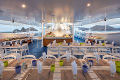 GPS_GPSLegend_Moon deck dinning