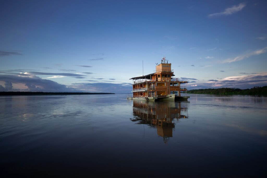 Peru – Amazon – Delfin I – exterior