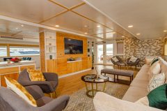 Sea Star Lounge
