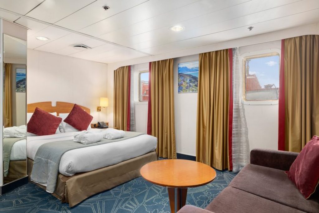 Antarctica – Ocean Endeavour – Double with window