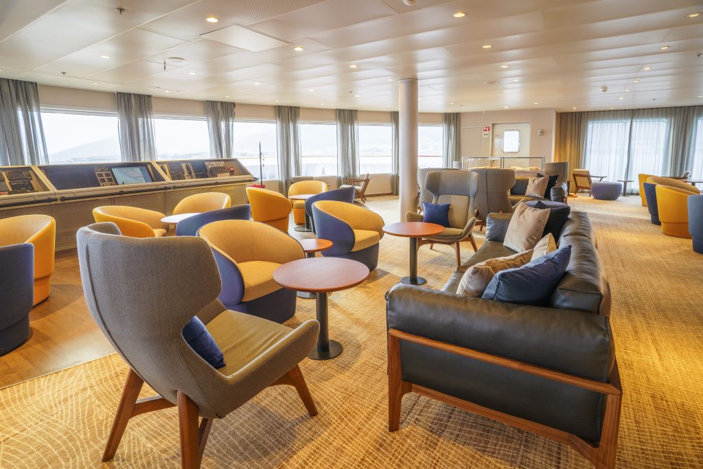 Quark Expeditions_Ultramarine_Panorama Lounge_(16)