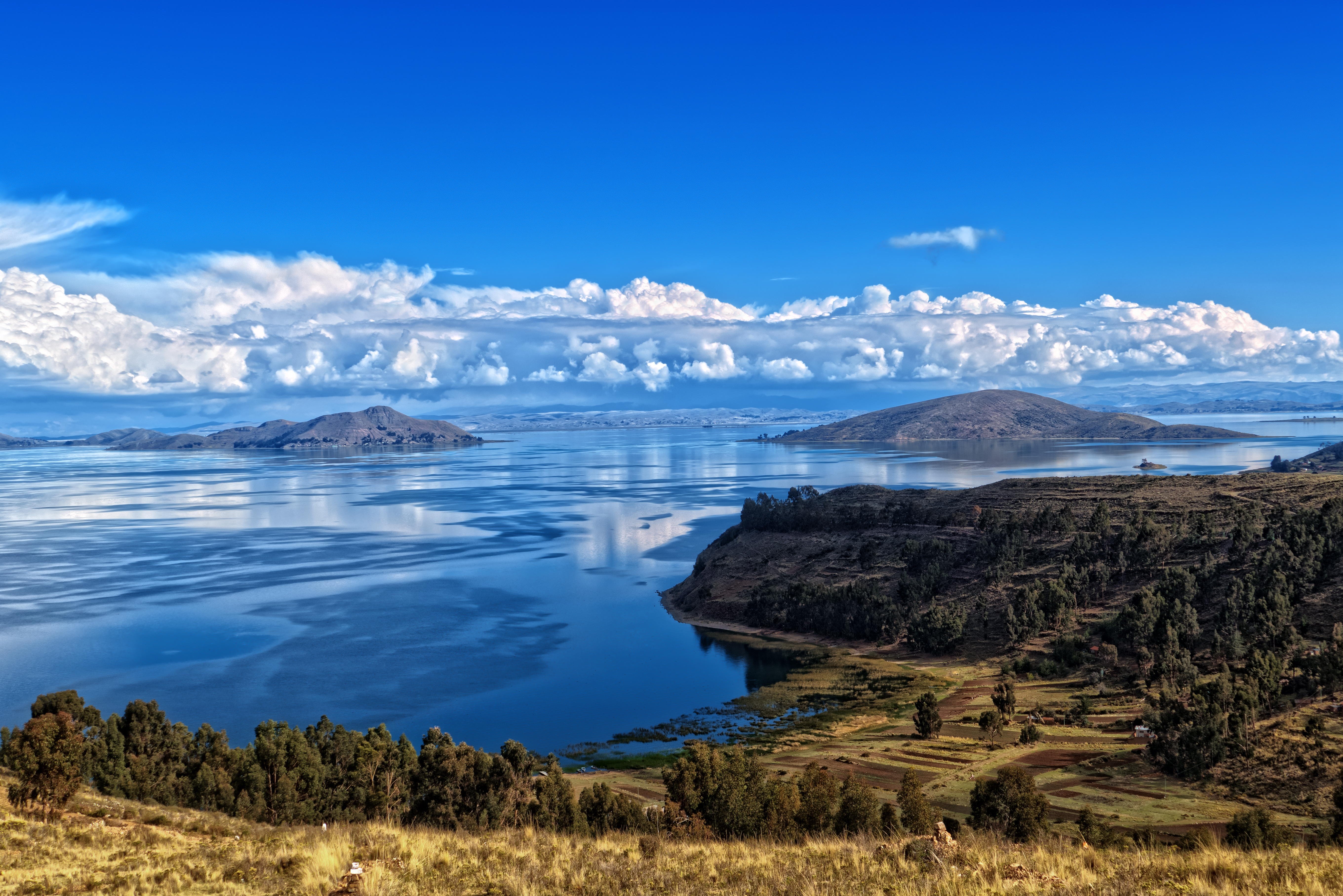 BOL_LakeTiticaca_Copacabana_iStock_464413024