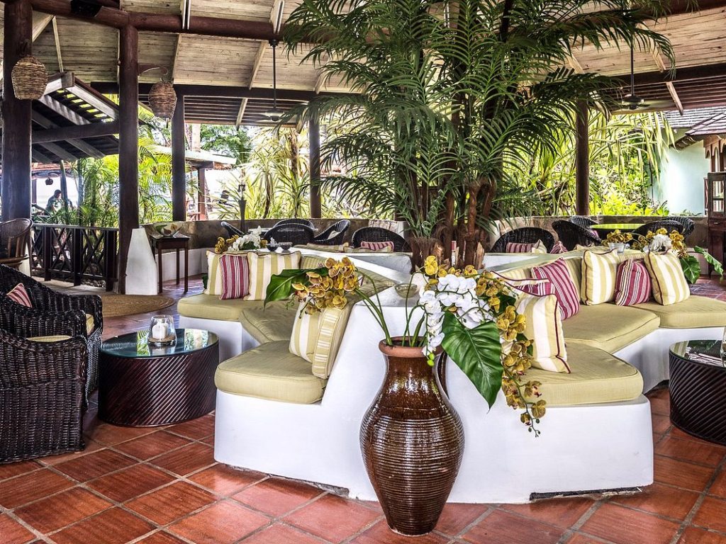St Lucia – East Winds – bar
