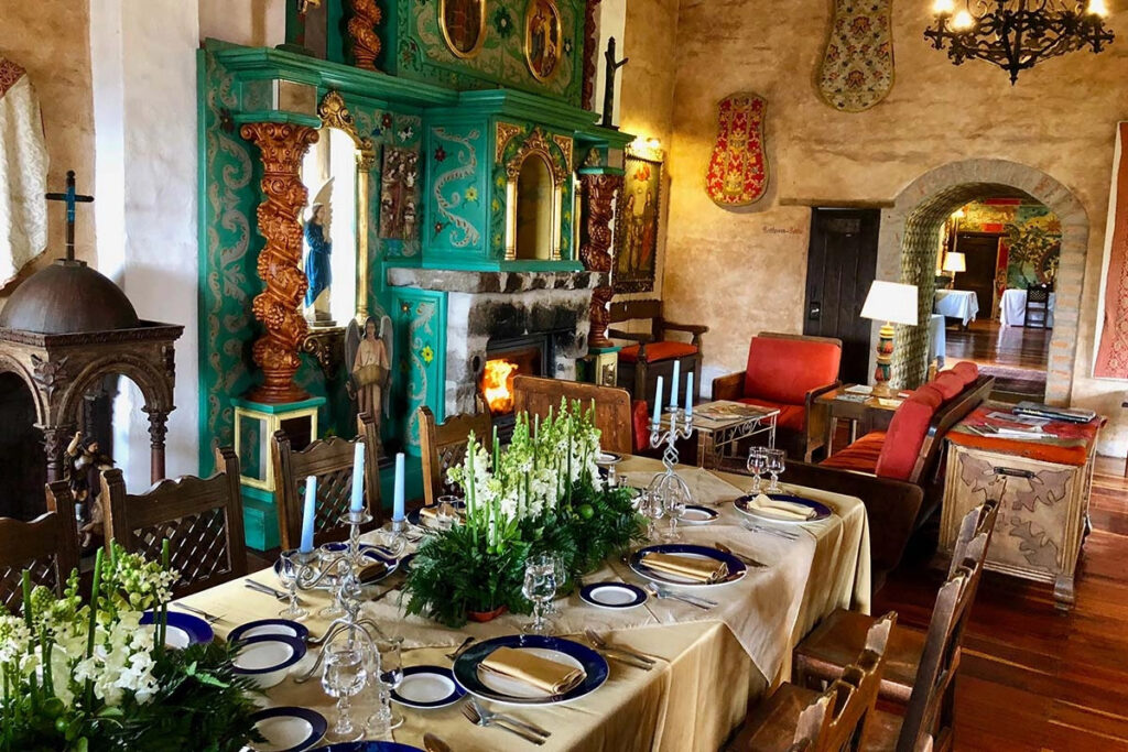 ECU_Otovalo_HaciendaCusin_dining-gal03