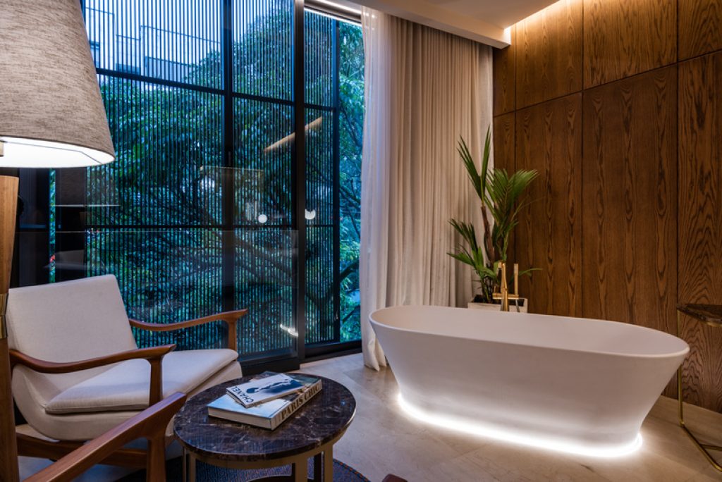Luxury Suite 1