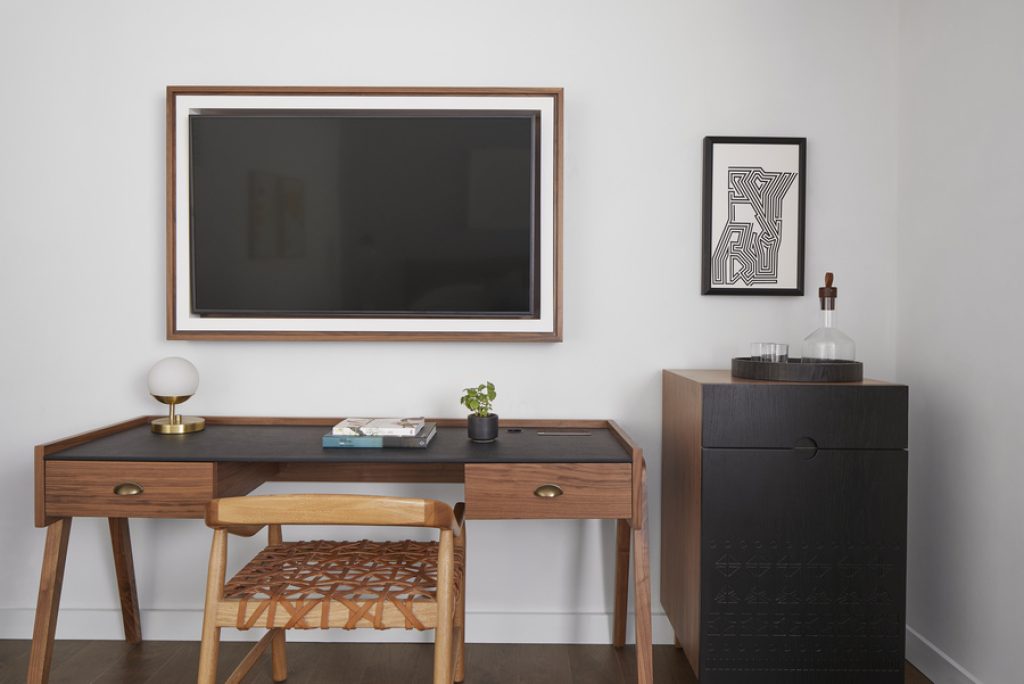 Kimpton Virgilio Deluxe Room Desk