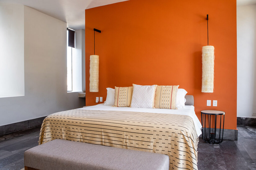 Double suite by day