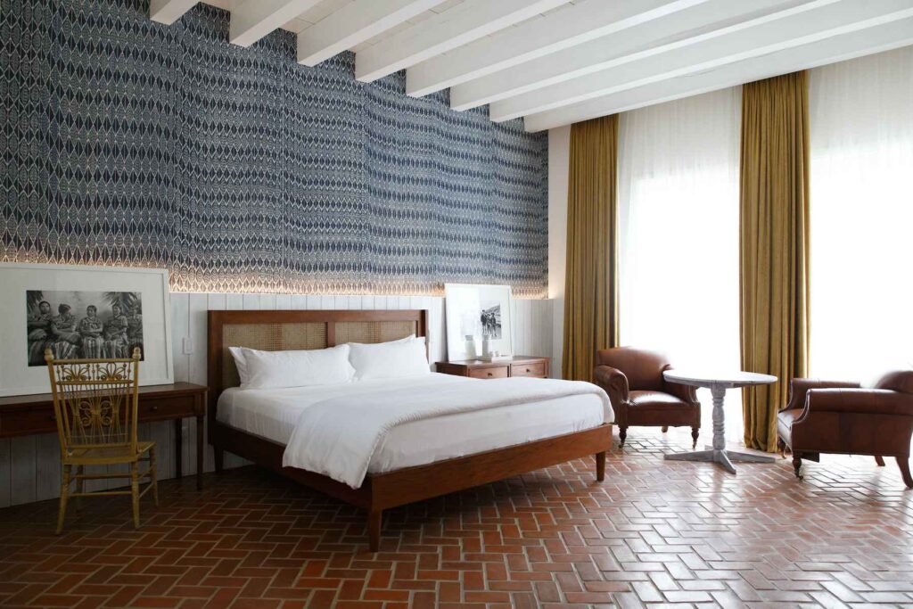 Villa Bokeh - bedroom with a double bed