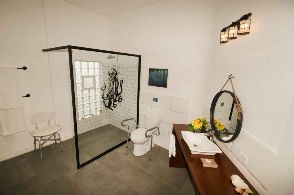 Divers Paradise bathroom