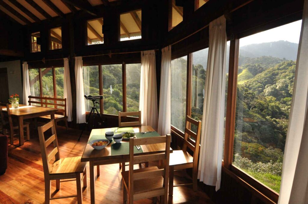 Mount Totumas Lodge dining area