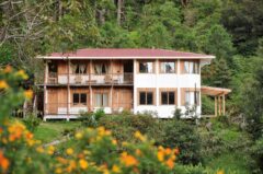 Mount Totumas Lodge exterior shot
