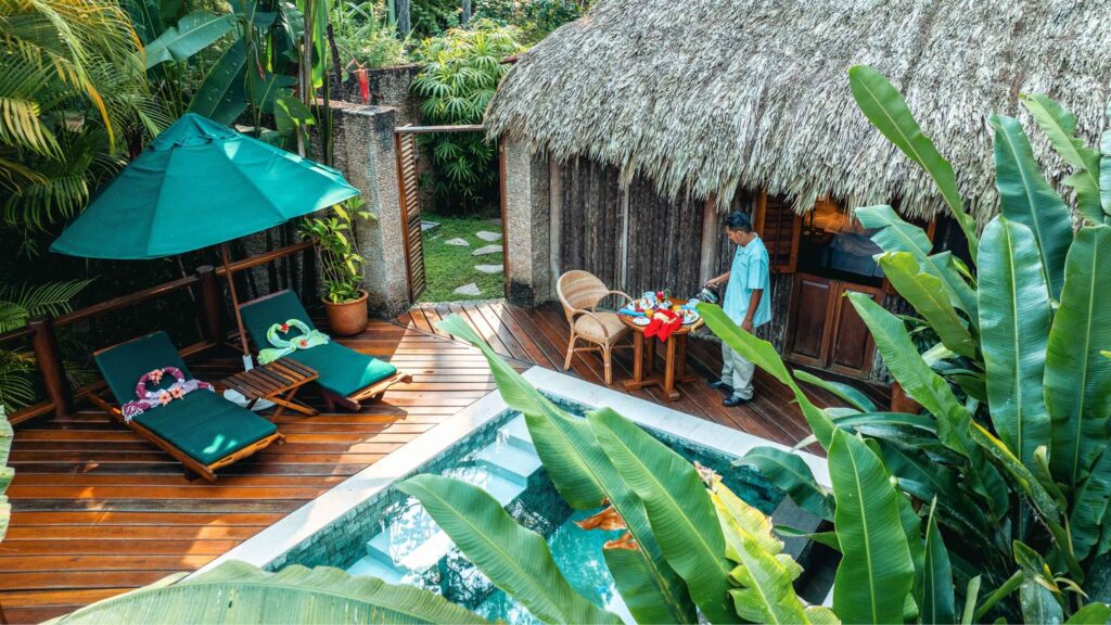 Blancaneaux Lodge - outdoor pool area