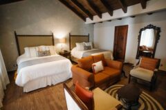 Hotel Los Pasos - guest room