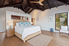 Room in Ray Caye Island Resort