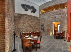 Dining area at Casareyna hotel