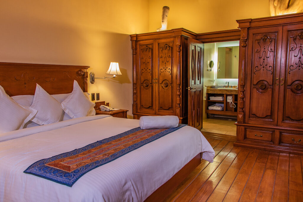 Bedroom with en suite bathroom at Casona de la China Poblana
