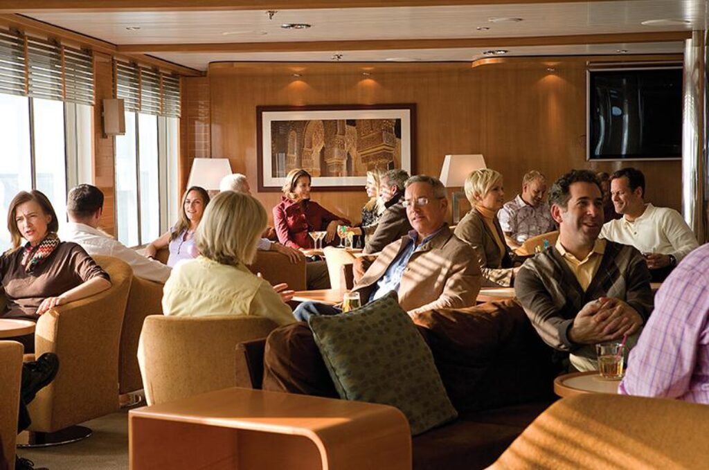 Antarctica – National Geographic Lindblad – Explorer – bar