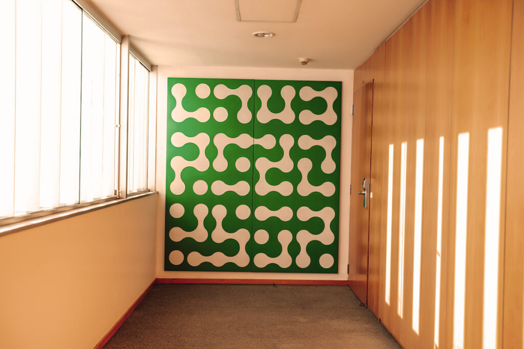 Retro design in hallway at Brasilia Palace