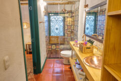 Junior suite bathroom at Hacienda Bambus