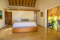 Beedrom at La Cocotera in El Salvador