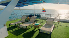 Ecuador – Galapagos – Accommodation – Bonita – sundeck-sun-loungers
