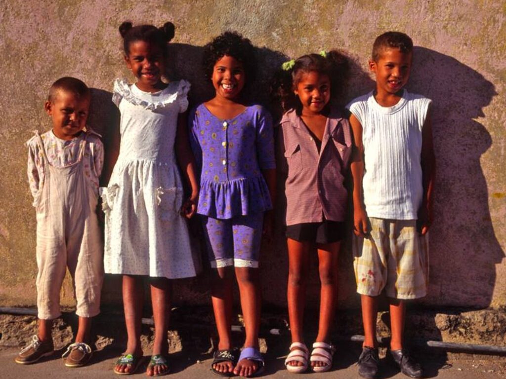 Cuba_5 Smiling Kids_people_Sarah Beard