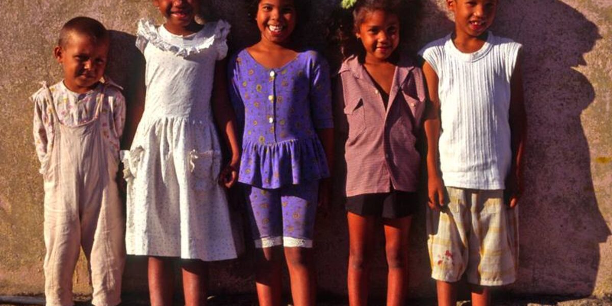Cuba_5 Smiling Kids_people_Sarah Beard