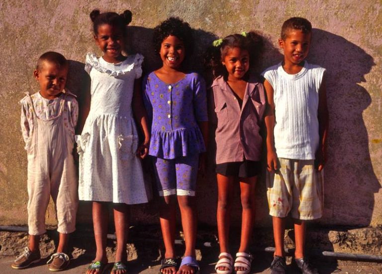 Cuba_5 Smiling Kids_people_Sarah Beard