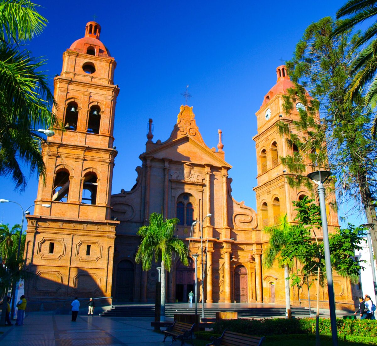 BOL_SantaCruz_Shutterstock_706424314
