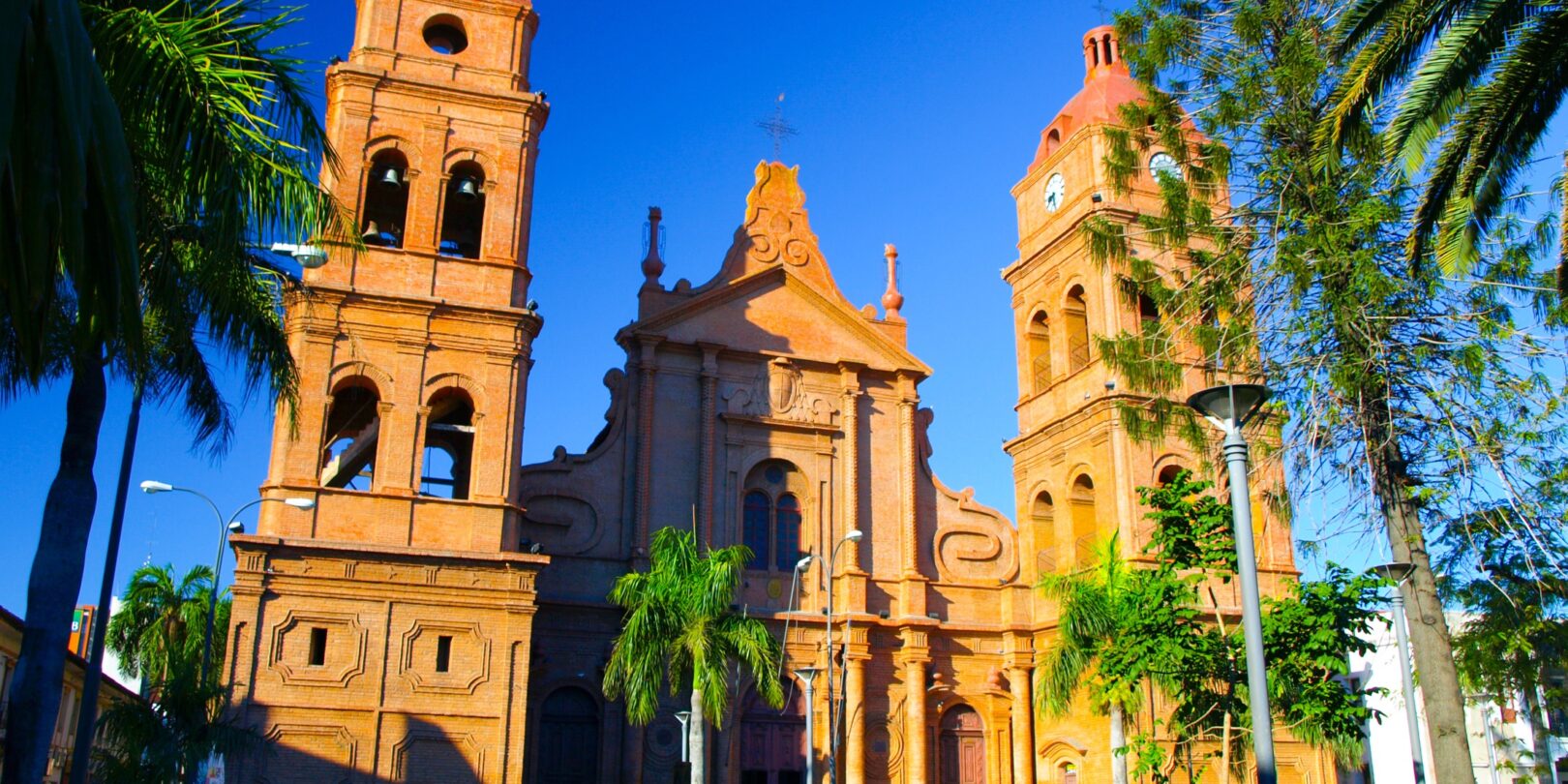 BOL_SantaCruz_Shutterstock_706424314