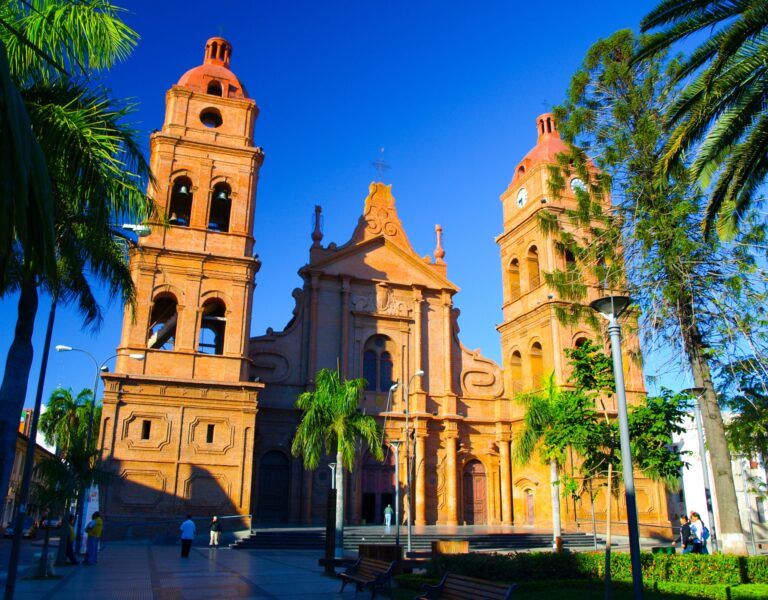 BOL_SantaCruz_Shutterstock_706424314