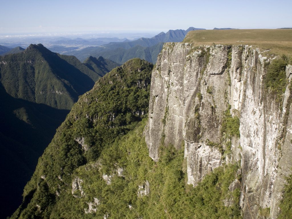BRA_MontenegroCanyon_shutterstock_30017698