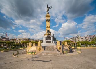 SAV_SanSalvador_Shutterstock_192793673