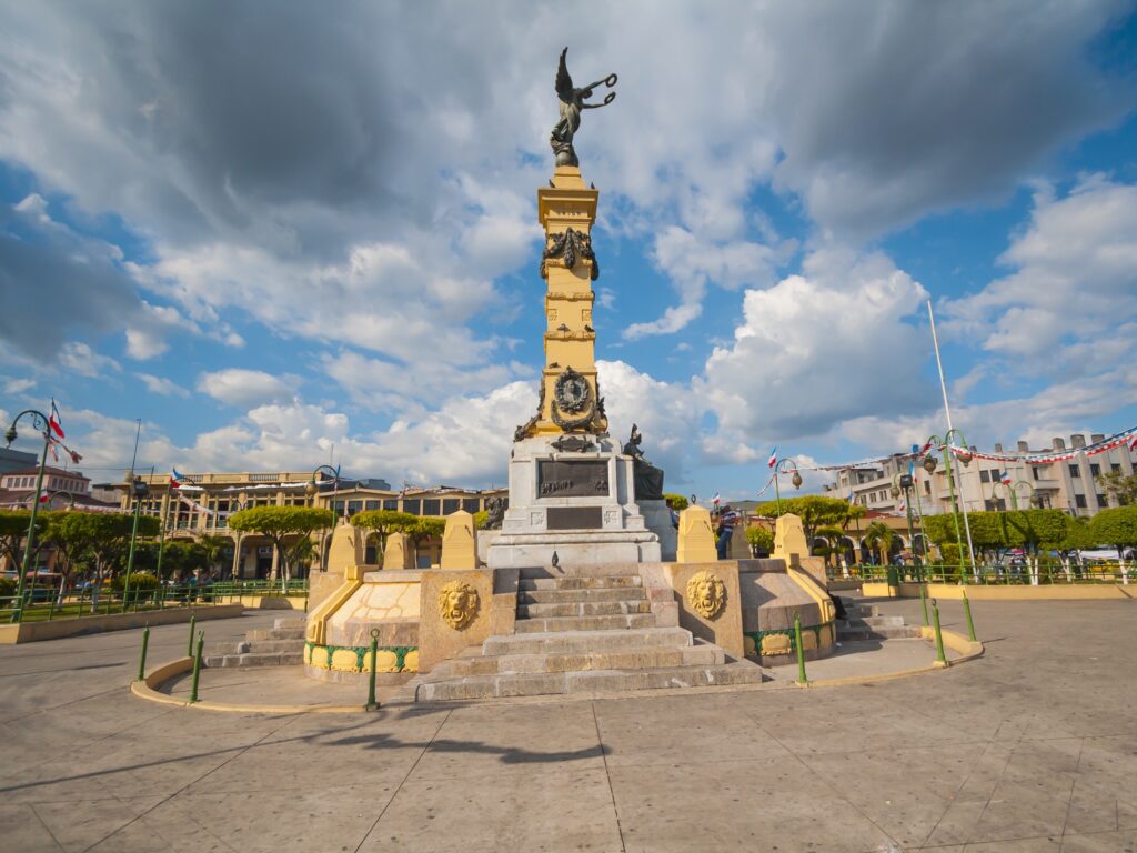 SAV_SanSalvador_Shutterstock_192793673