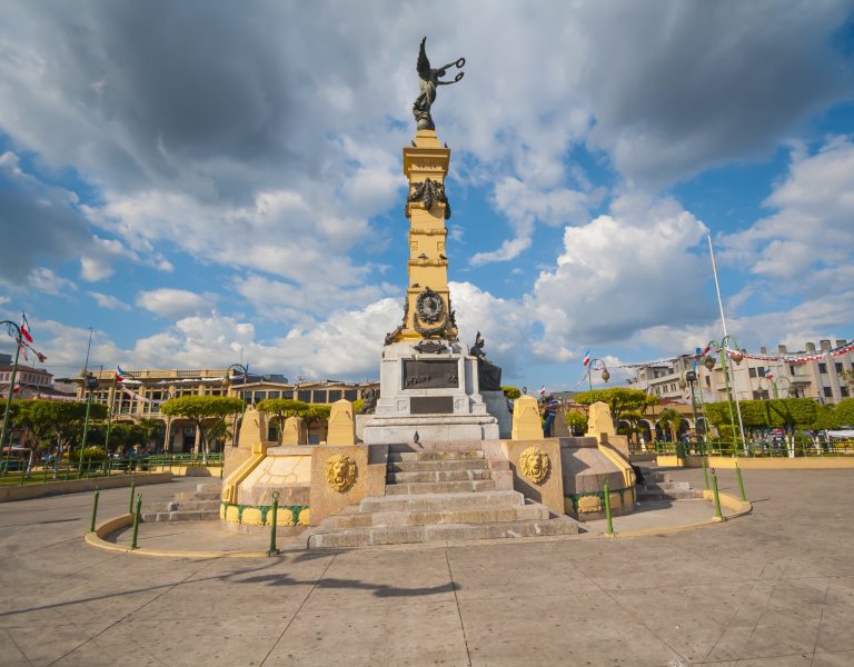 SAV_SanSalvador_Shutterstock_192793673