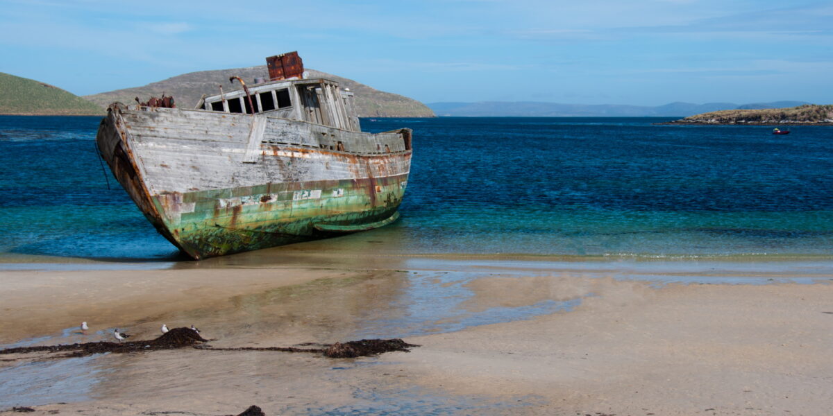 FAL_Shipwrek_Shutterstock_73975195