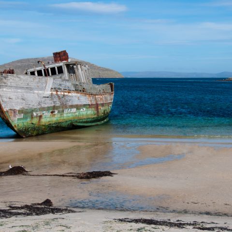 FAL_Shipwrek_Shutterstock_73975195