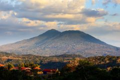 NIC_Granada_MombachoVolcano_Shutterstock_108473750 Mombacho volcano
