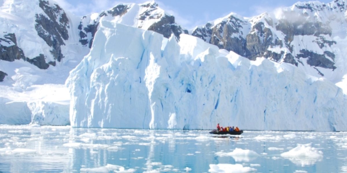 ANT_iceberg_shutterstock144980023_freewithcredit