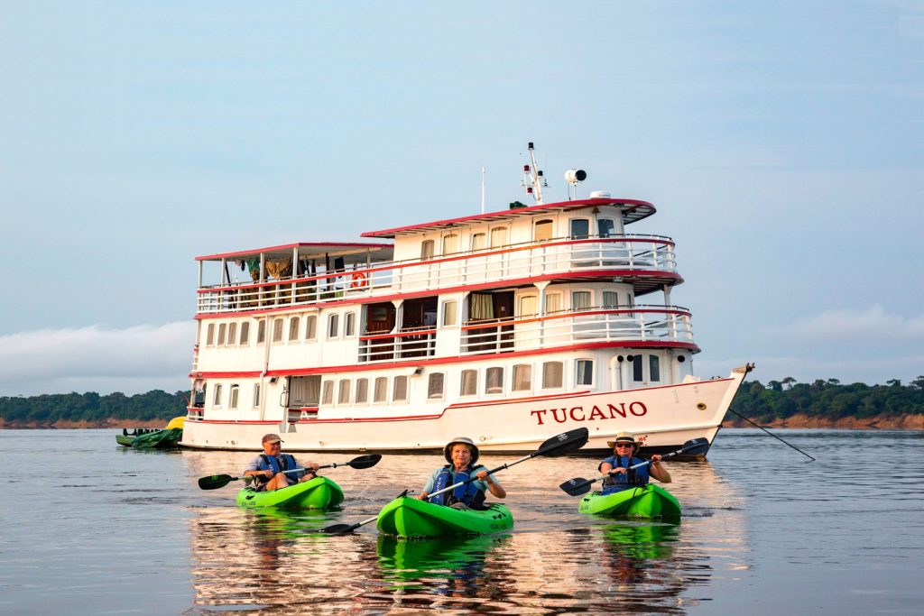 AMAZON NATURE TOURS ©