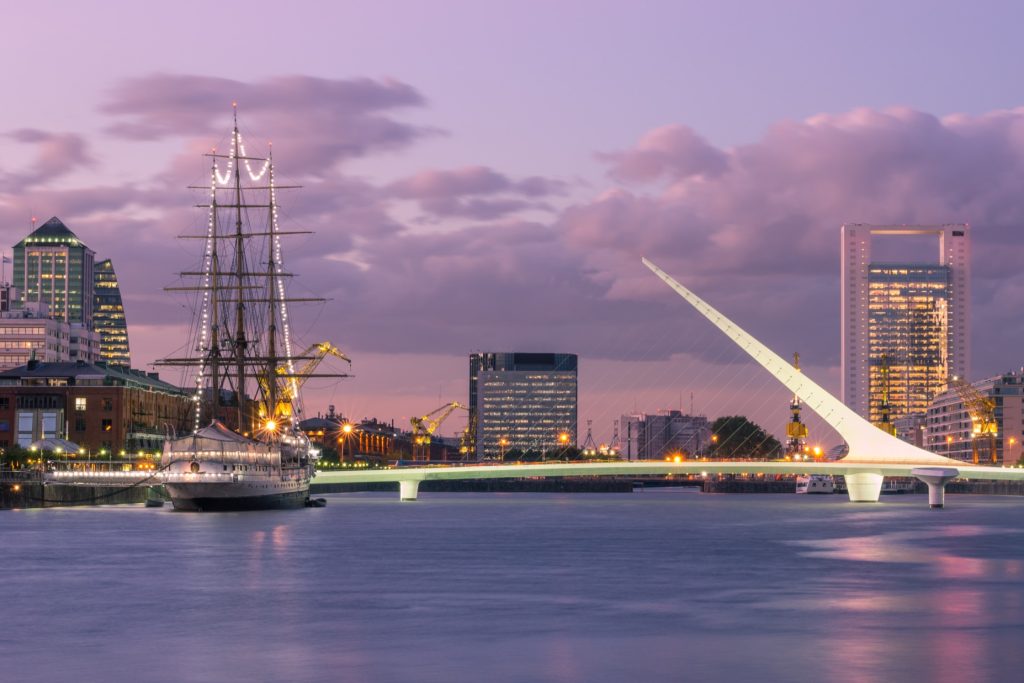 ARG_BuenosAires_Puerto Madero_Shutterstock_183652595