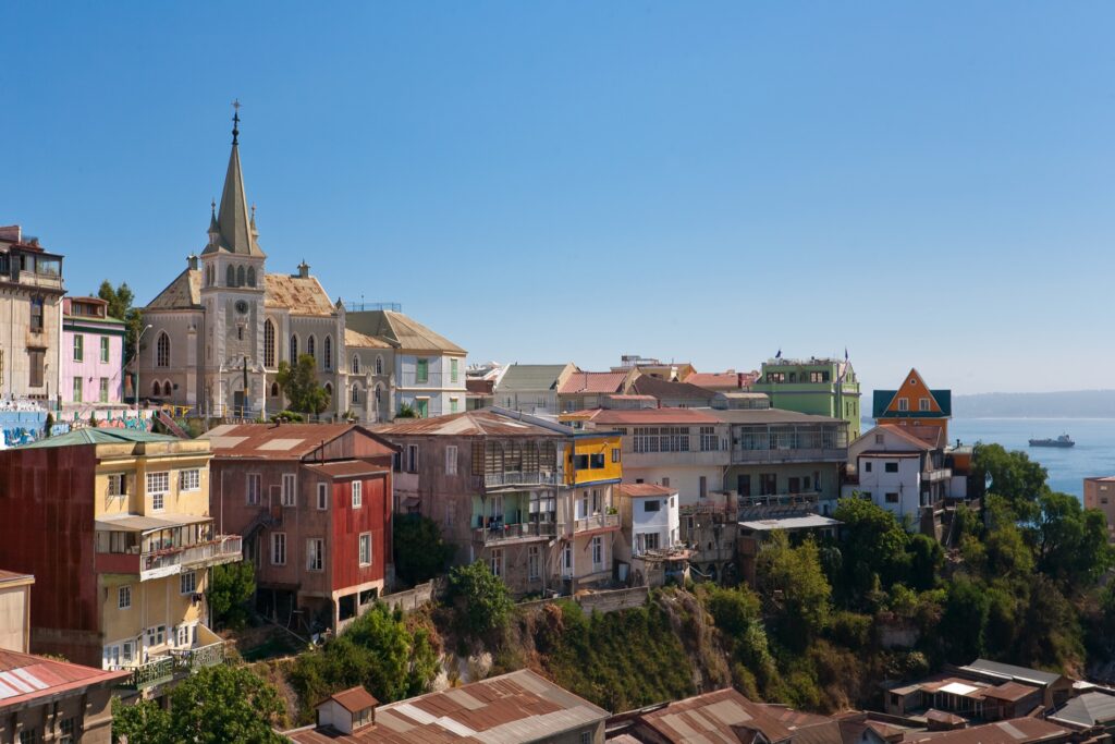 CHI_Valparaiso_shutterstock68971072_freewithcredit