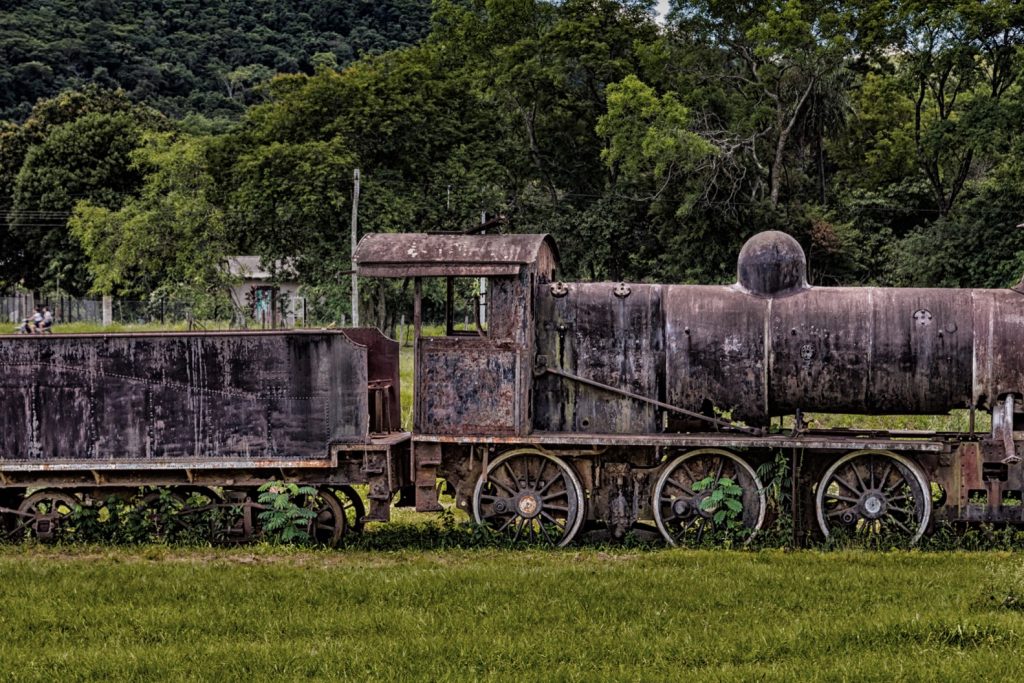 PAR_OldTrain_Shutterstock_1320239312