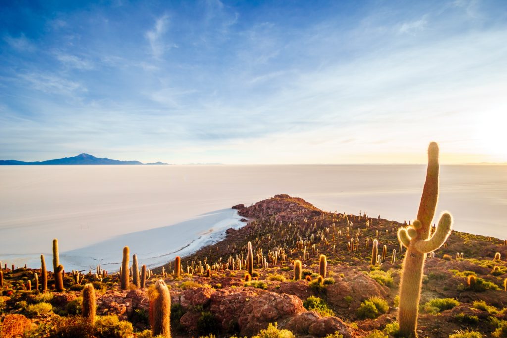 BOL_Uyuni_Shutterstock_1030504030