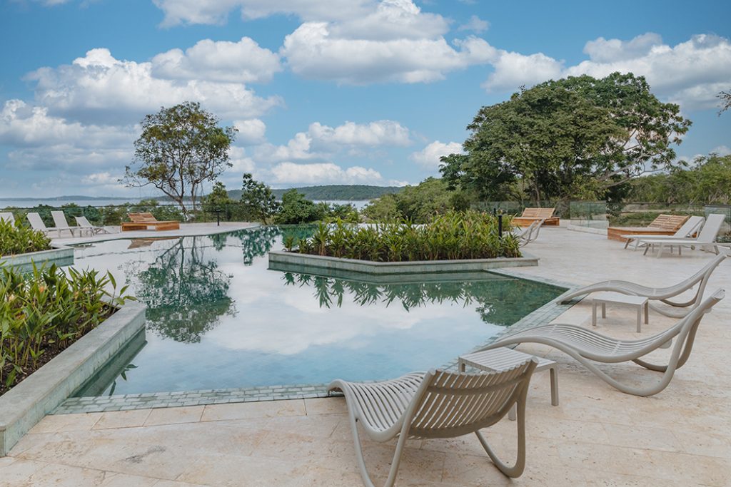 COL_Sofitel Baru_Pool