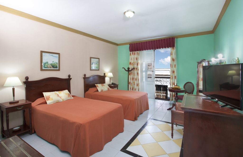 CUB_CienfuegosSantaClaraAndBayOfPigs_HotelLaUnion (1)